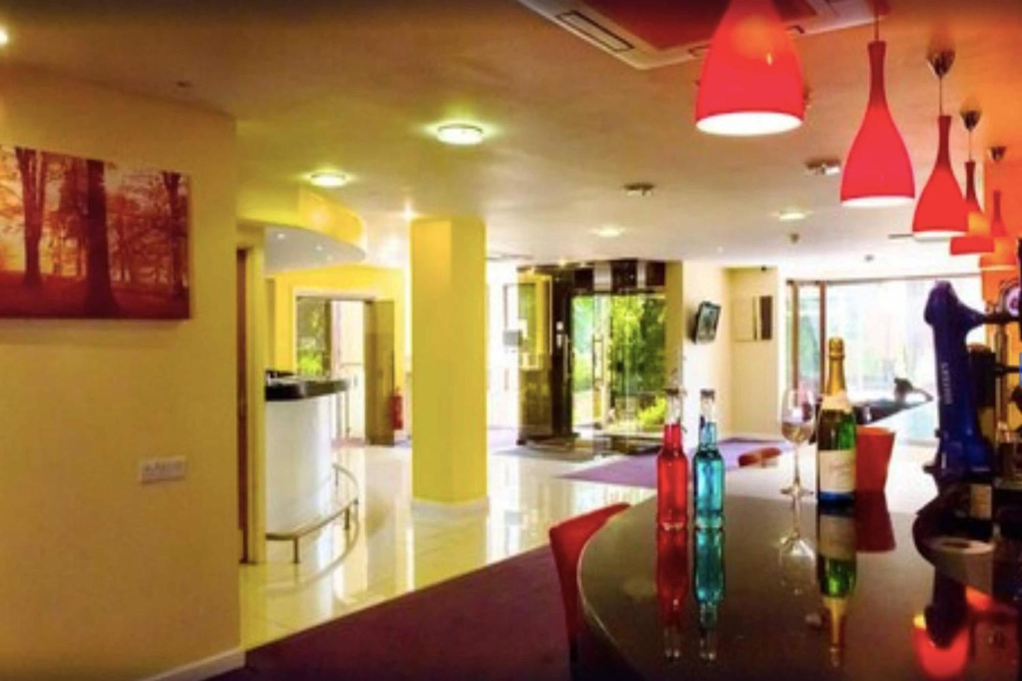 The Luton Hotel Eksteriør billede